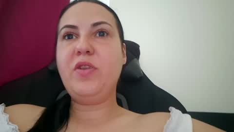 Snapshot of sexy_slimm25 chatting on 06-26-26, 09:46 Slimm online show from 06-26-26, 09:46