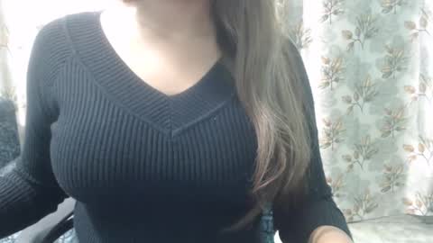 Snapshot of sexy_soniya chatting on 01-12-25, 11:28 Soniya online show from 01-12-25, 11:28