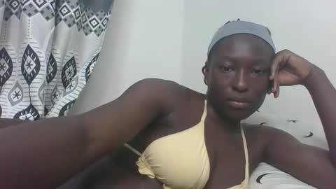 Snapshot of sexy_zola chatting on 04-29-26, 06:47 Im Zola online show from 04-29-26, 06:47
