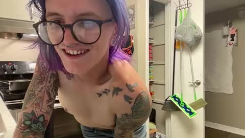 Snapshot of sexyaltftm chatting on 06-02-26, 03:36 Ollie online show from 06-02-26, 03:36