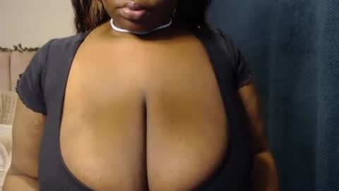 Snapshot of sexyangiexx chatting on 01-17-25, 11:51 Angie online show from 01-17-25, 11:51