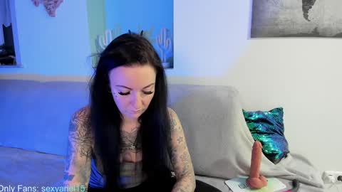 Snapshot of sexyariel15 chatting on 12-17-24, 08:32 SexyAriel15 online show from 12-17-24, 08:32