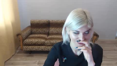 Snapshot of sexybeatriice chatting on 12-24-24, 10:33 sexybeatriice online show from 12-24-24, 10:33