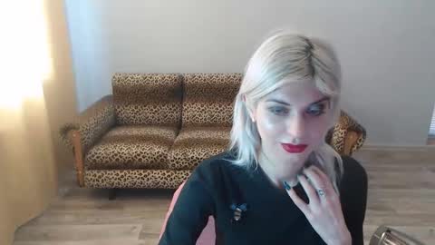 Snapshot of sexybeatriice chatting on 01-04-25, 07:13 sexybeatriice online show from 01-04-25, 07:13