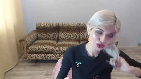 Snapshot of sexybeatriice chatting on 01-07-25, 07:20 sexybeatriice online show from 01-07-25, 07:20