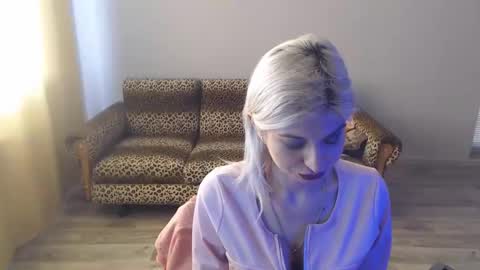 Snapshot of sexybeatriice chatting on 01-12-25, 08:25 sexybeatriice online show from 01-12-25, 08:25