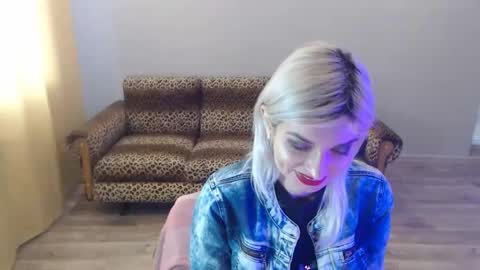 Snapshot of sexybeatriice chatting on 01-25-25, 07:28 sexybeatriice online show from 01-25-25, 07:28