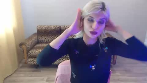 Snapshot of sexybeatriice chatting on 01-26-25, 07:21 sexybeatriice online show from 01-26-25, 07:21