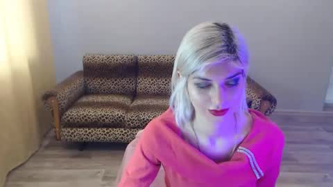 Snapshot of sexybeatriice chatting on 01-30-25, 07:18 sexybeatriice online show from 01-30-25, 07:18