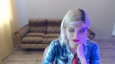 Snapshot of sexybeatriice chatting on 01-30-25, 10:19 sexybeatriice online show from 01-30-25, 10:19