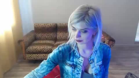 Snapshot of sexybeatriice chatting on 02-03-25, 11:09 sexybeatriice online show from 02-03-25, 11:09