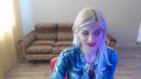 Snapshot of sexybeatriice chatting on 02-14-25, 07:28 sexybeatriice online show from 02-14-25, 07:28