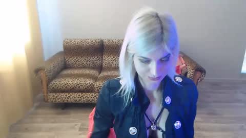 Snapshot of sexybeatriice chatting on 02-17-25, 11:13 sexybeatriice online show from 02-17-25, 11:13