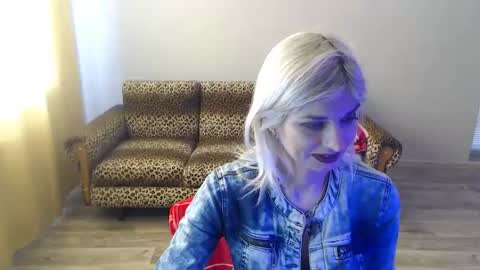 Snapshot of sexybeatriice chatting on 02-25-25, 07:20 sexybeatriice online show from 02-25-25, 07:20
