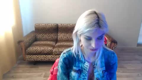 Snapshot of sexybeatriice chatting on 02-27-25, 07:12 sexybeatriice online show from 02-27-25, 07:12
