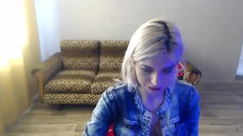 Snapshot of sexybeatriice chatting on 03-06-25, 07:14 sexybeatriice online show from 03-06-25, 07:14