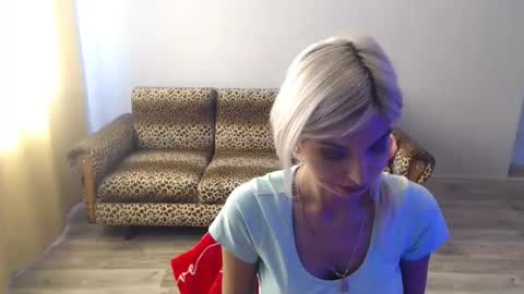 Snapshot of sexybeatriice chatting on 09-16-25, 06:25 sexybeatriice online show from 09-16-25, 06:25