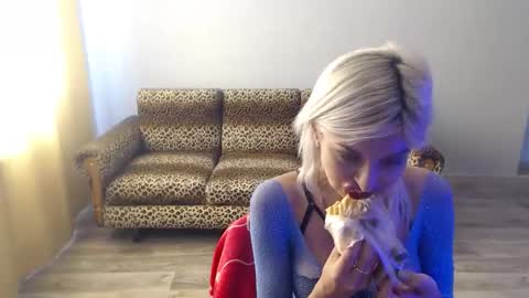 Snapshot of sexybeatriice chatting on 09-19-25, 06:26 sexybeatriice online show from 09-19-25, 06:26
