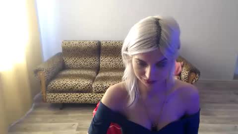 Snapshot of sexybeatriice chatting on 09-23-25, 07:00 sexybeatriice online show from 09-23-25, 07:00