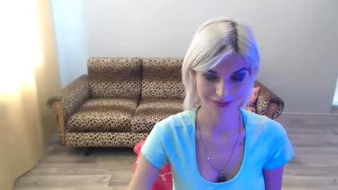 Snapshot of sexybeatriice chatting on 09-27-25, 06:51 sexybeatriice online show from 09-27-25, 06:51