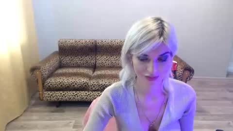 Snapshot of sexybeatriice chatting on 10-09-25, 06:33 sexybeatriice online show from 10-09-25, 06:33