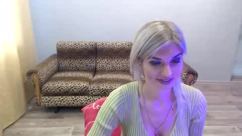 Snapshot of sexybeatriice chatting on 10-21-25, 06:25 sexybeatriice online show from 10-21-25, 06:25