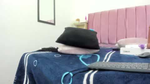 Snapshot of sexybrown_2005 chatting on 12-21-24, 02:52 sexybrown_2005 online show from 12-21-24, 02:52