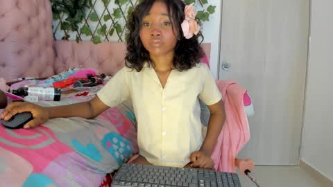 Snapshot of sexybrunnetem chatting on 01-14-25, 07:48 sofia online show from 01-14-25, 07:48