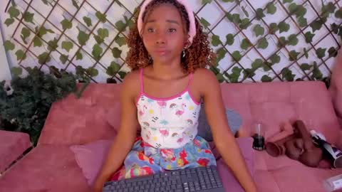 Snapshot of sexybrunnetem chatting on 10-13-25, 04:56 sofia online show from 10-13-25, 04:56