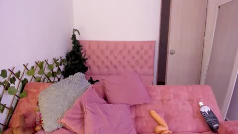 Snapshot of sexybrunnetem chatting on 11-26-25, 11:39 sofia online show from 11-26-25, 11:39