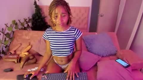 Snapshot of sexybrunnetem chatting on 11-28-25, 12:52 sofia online show from 11-28-25, 12:52