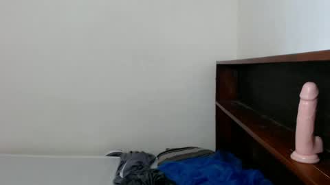 Snapshot of sexycale23 chatting on 01-21-25, 07:37 hunting CALEfornian online show from 01-21-25, 07:37