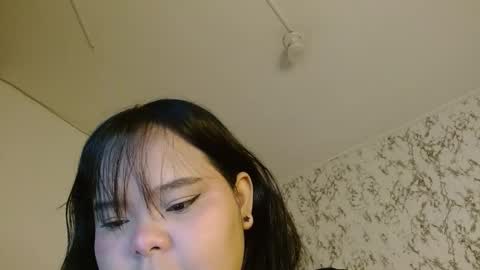 Snapshot of sexychubbyy chatting on 12-15-25, 06:12 Eva online show from 12-15-25, 06:12