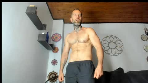 Snapshot of sexycolombian2022 chatting on 05-14-26, 02:24 Antonioylola online show from 05-14-26, 02:24