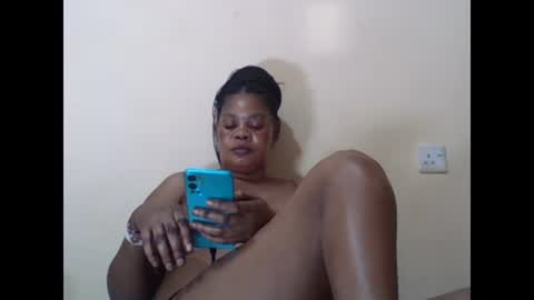 Snapshot of sexydove2 chatting on 02-12-25, 07:02 EMILY online show from 02-12-25, 07:02