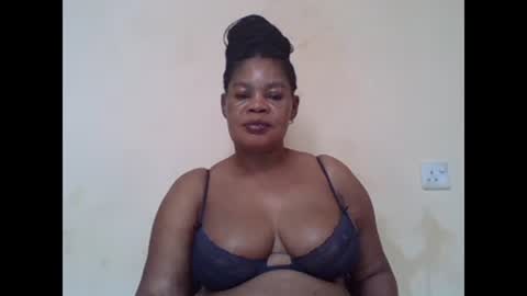 Snapshot of sexydove2 chatting on 02-21-25, 07:23 EMILY online show from 02-21-25, 07:23