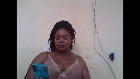 Snapshot of sexydove2 chatting on 09-23-25, 07:11 EMILY online show from 09-23-25, 07:11