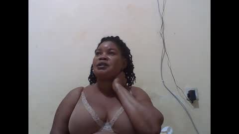Snapshot of sexydove2 chatting on 09-23-25, 07:28 EMILY online show from 09-23-25, 07:28