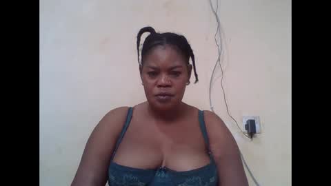Snapshot of sexydove2 chatting on 09-29-25, 03:55 EMILY online show from 09-29-25, 03:55