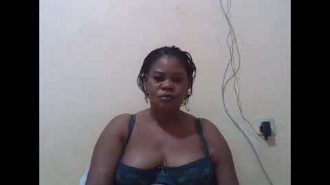 Snapshot of sexydove2 chatting on 10-12-25, 03:27 EMILY online show from 10-12-25, 03:27