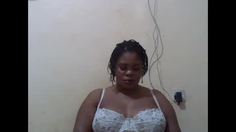 Snapshot of sexydove2 chatting on 10-17-25, 07:16 EMILY online show from 10-17-25, 07:16
