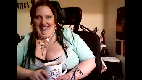 Wouldntyouliketoknow online show from 11-24-25, 04:40