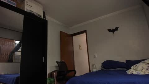 Snapshot of sexyflightz chatting on 12-15-24, 11:45 chris online show from 12-15-24, 11:45