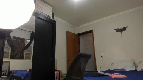 Snapshot of sexyflightz chatting on 03-03-25, 08:43 chris online show from 03-03-25, 08:43