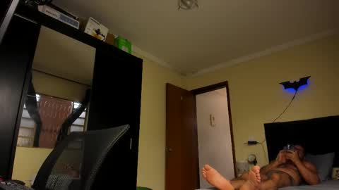 Snapshot of sexyflightz chatting on 11-07-25, 04:51 chris online show from 11-07-25, 04:51