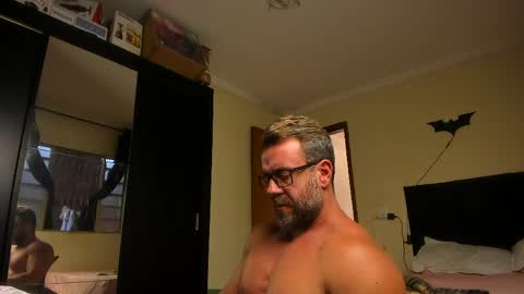 Snapshot of sexyflightz chatting on 05-06-26, 06:02 chris online show from 05-06-26, 06:02