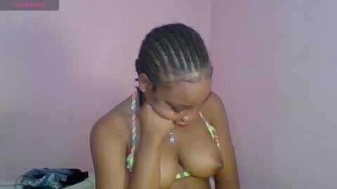 Snapshot of sexyhotbody_haileyxx chatting on 09-11-25, 01:39 Hailey online show from 09-11-25, 01:39