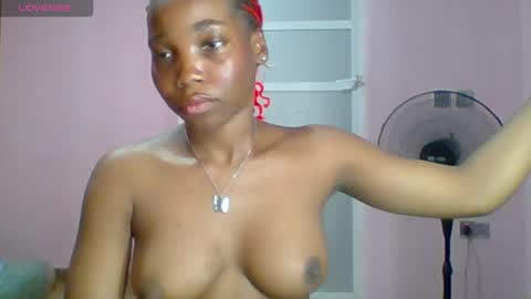 Snapshot of sexyhotbody_haileyxx chatting on 10-20-25, 10:32 Hailey online show from 10-20-25, 10:32