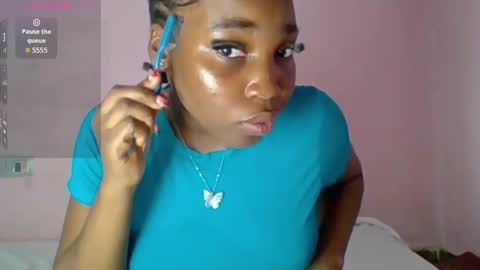 Snapshot of sexyhotbody_haileyxx chatting on 10-24-25, 10:06 Hailey online show from 10-24-25, 10:06