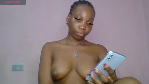 Snapshot of sexyhotbody_haileyxx chatting on 10-30-25, 11:44 Hailey online show from 10-30-25, 11:44